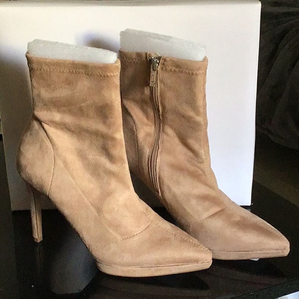 NEW Jessica Simpson pointed toe booties beige 9